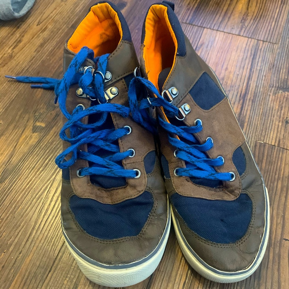 Boys old navy shoes